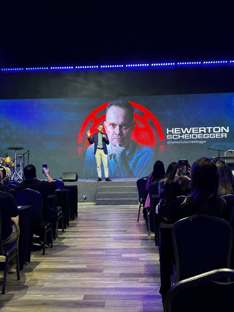 Hewerton Scheidegger no palco
